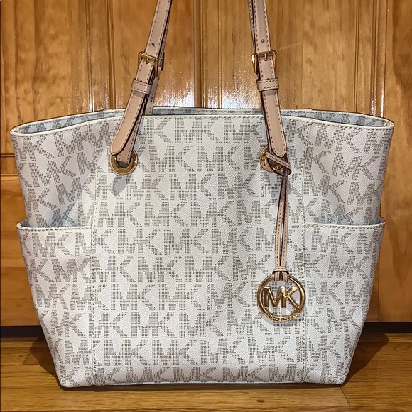 Michael Kors Handbags - Michael Kors Tote Purse